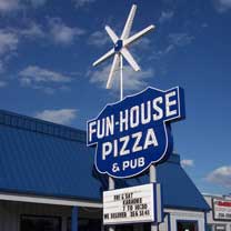 Fun House Pizza of Raytown - exterior